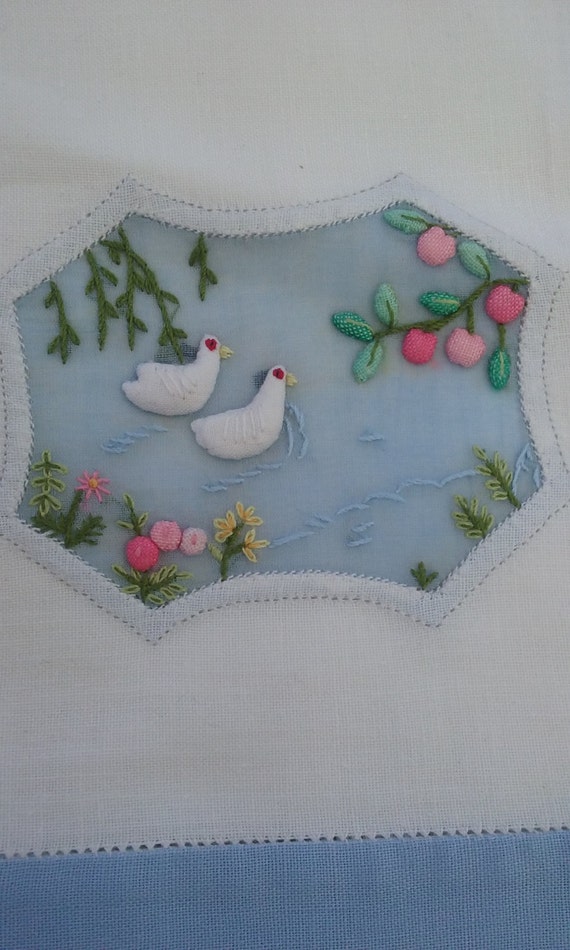 Vintage Trapunto Embroidered Hand Towels/Vintage Hand