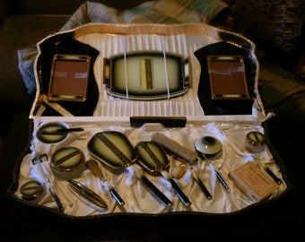 Large Art Deco Dressing table set! Price reduced to 220.00 was 250.00!