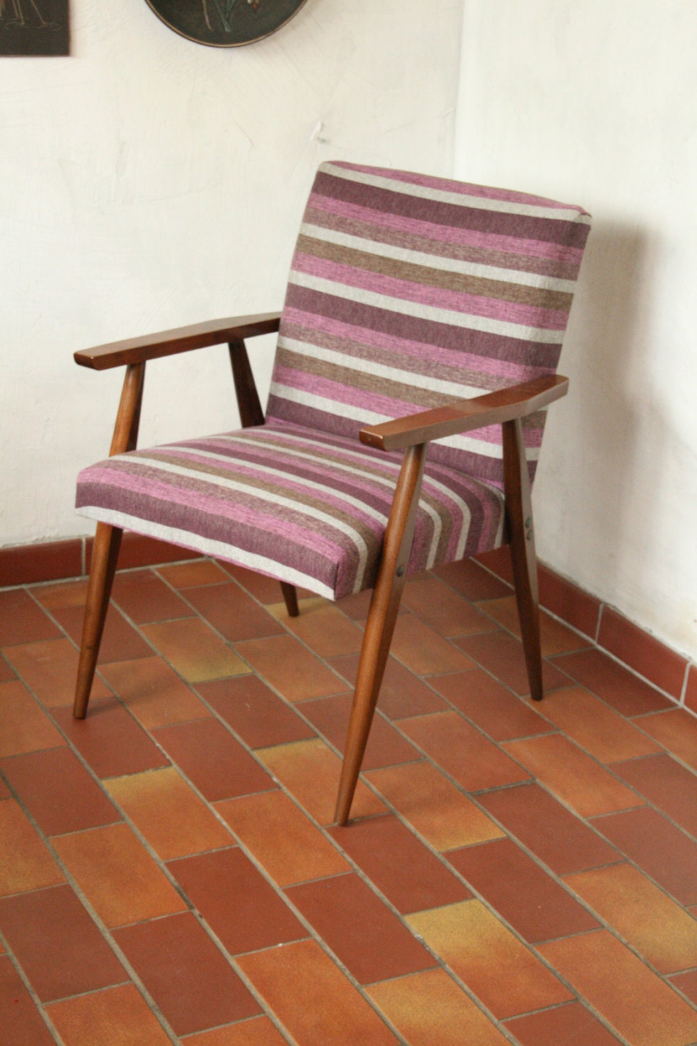 wooden 60s arm chair Haute Juice