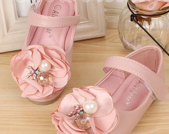 RHINESTONE BALLET FLATS WITH BOW IN SEA PINK WAX-OIL SHEEPSKIN main image 1