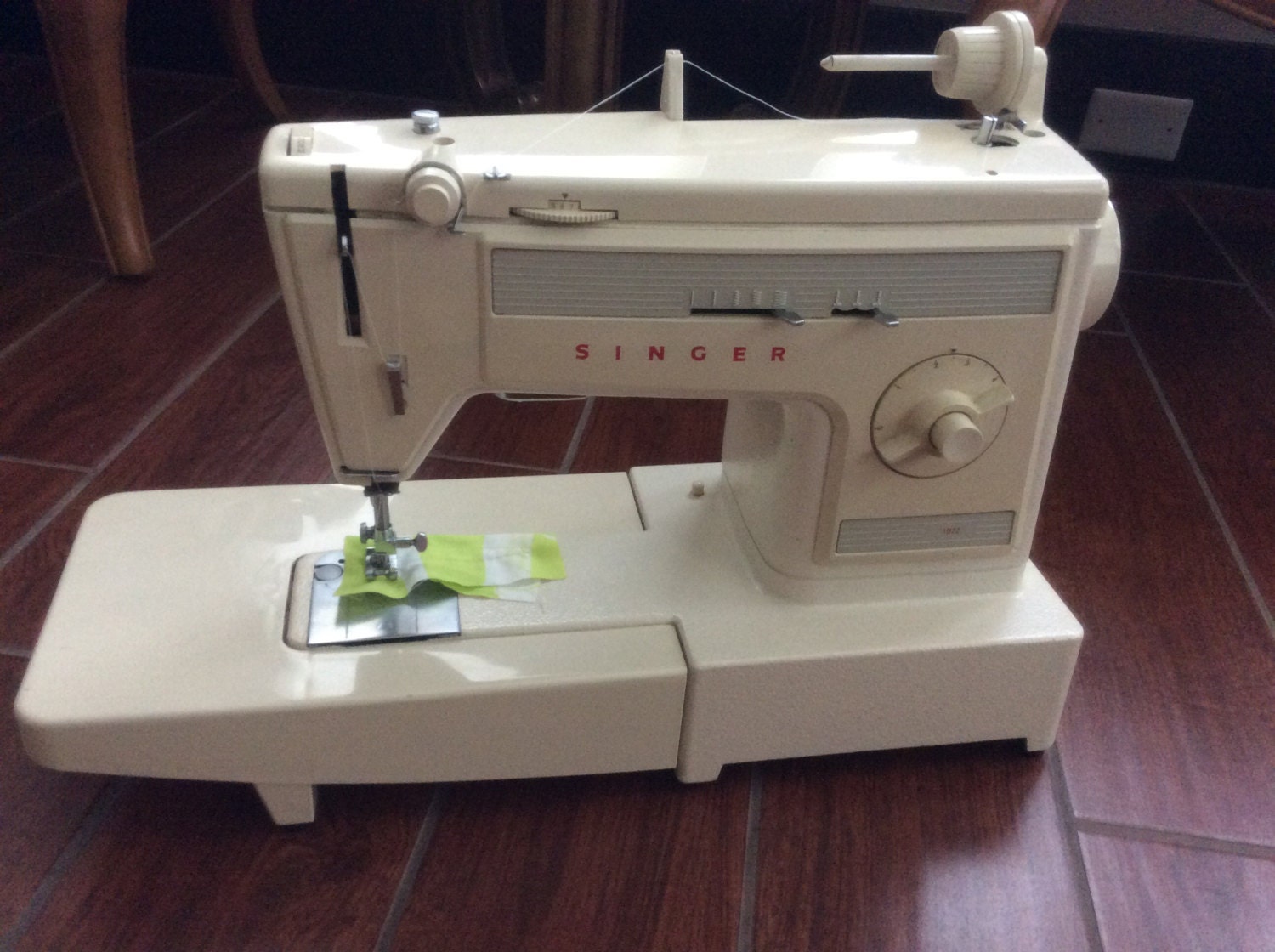 SINGER heavy duty free arm sewing used machine MODEL 1022