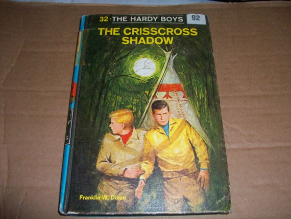 THE CRISSCROSS SHADOW by Franklin Dixon #32 Vintage Hardy Boys Book 1969 THE CRISSCROSS SHADOW by Franklin Dixon #32 Vintage Hardy Boys Book 1969
