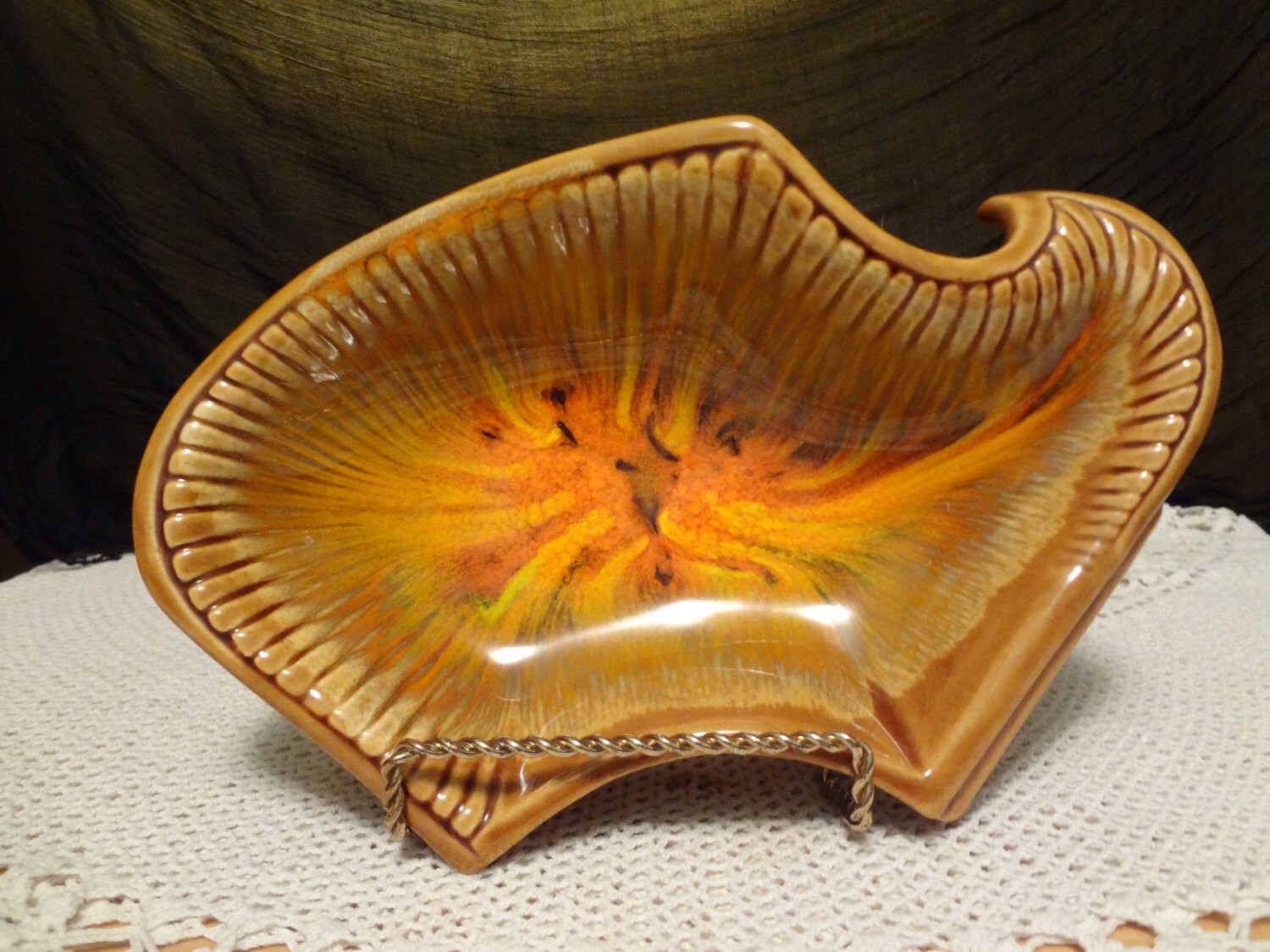 California Originals Pottery Retro Ashtray by TresTresInteressant