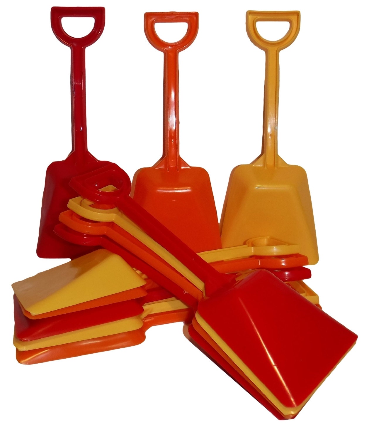 Toy Plastic Shovels for Party Favors and by ThreeRogueMonkeys