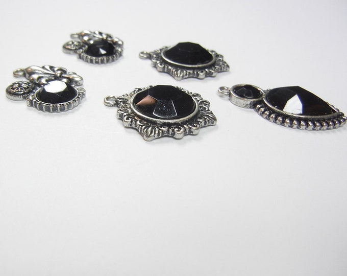 Set of 5 Mixed Charms Black Faceted Acrylic Fleur de Lis