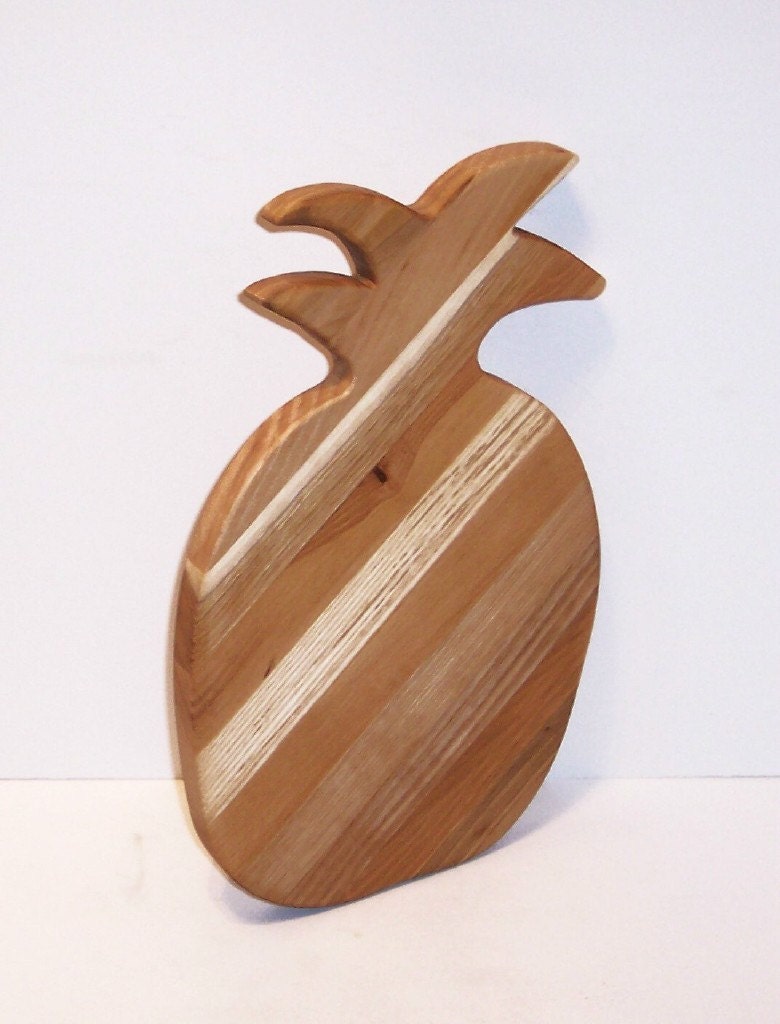 Pineapple Cutting Board Handcrafted from Mixed Hardwoods