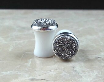 Silver Round Druzy Drusy Plugs Gauges in 0g, 8mm in Silver Bezel Cup Setting