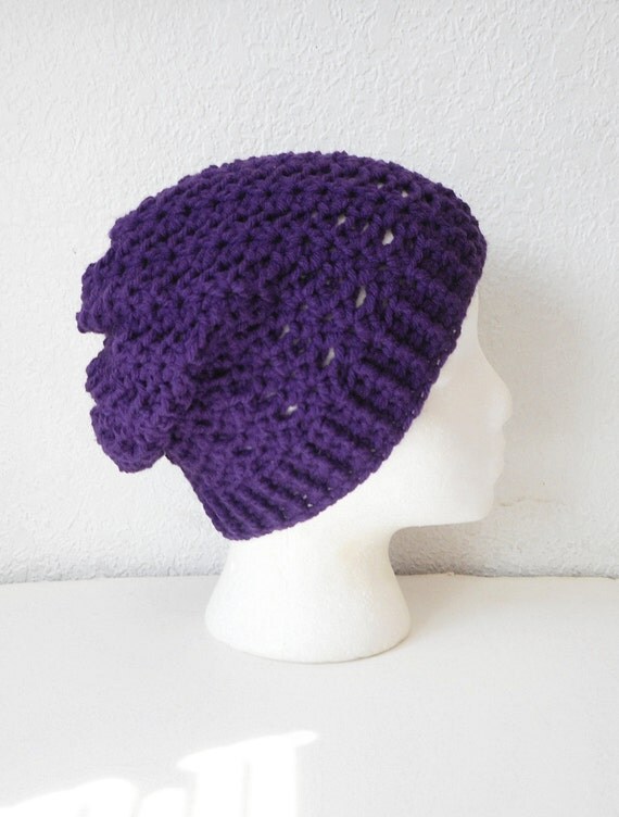 Slouchy Skullcap in Aubergine.