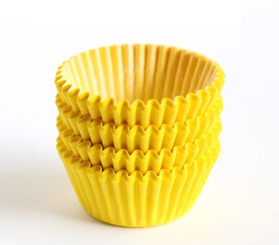 MINI Yellow Cupcake Liners (100) Il_570xn