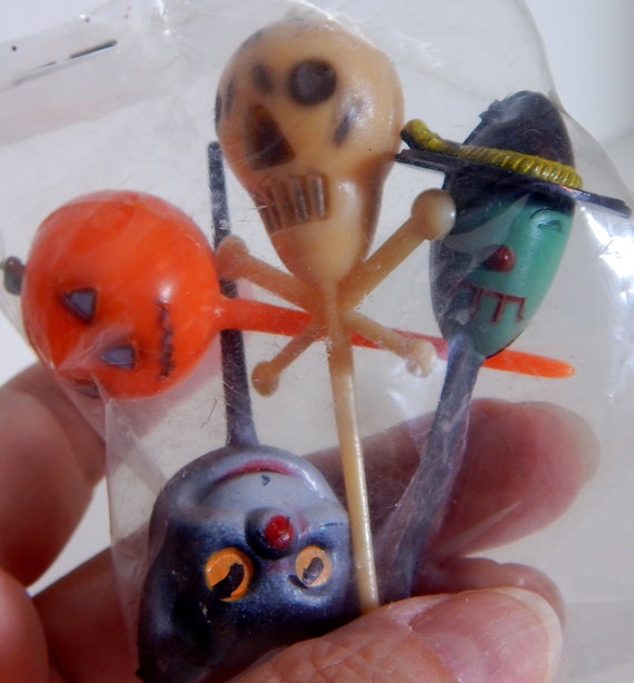 Vintage Halloween Party Cupcake Picks Black Cat Skeleton Pumpkin Blood Drooling Witch Mid Century Entertaining Spooky Cake Decorating