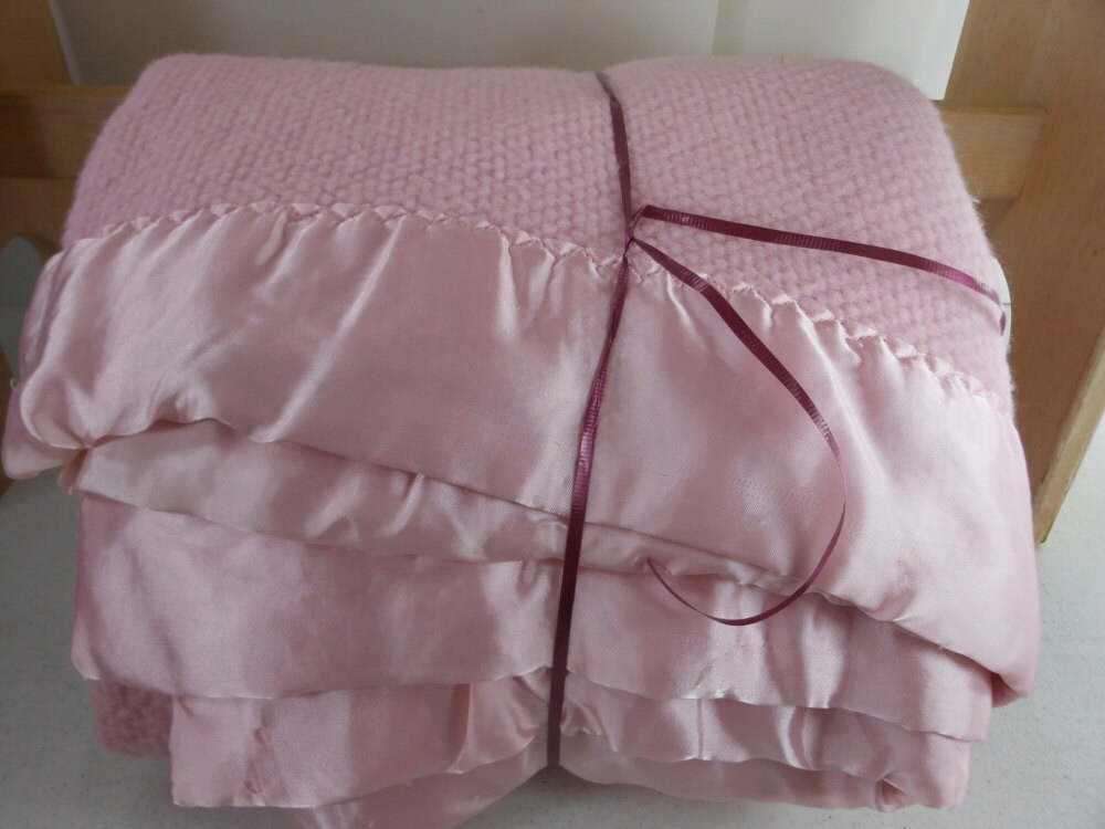 FIELDCREST Thermal Acrylic Blanket Queen/King