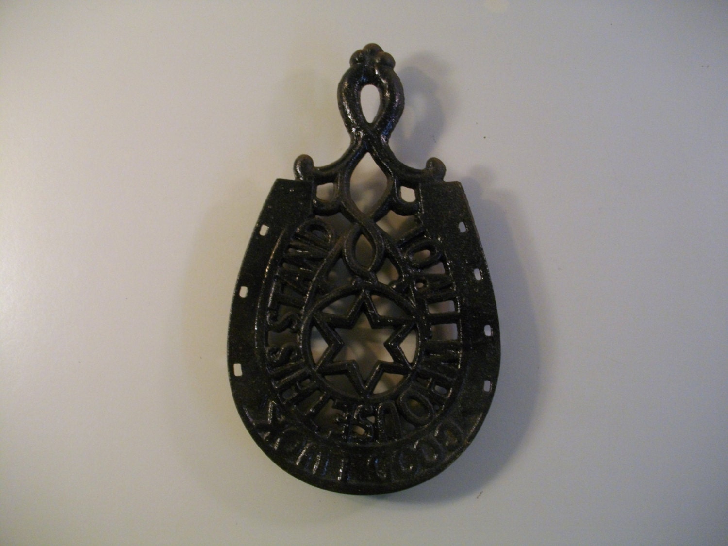 Vintage Wilton Cast Iron Trivet Horseshoe Good Luck To All Who Use This