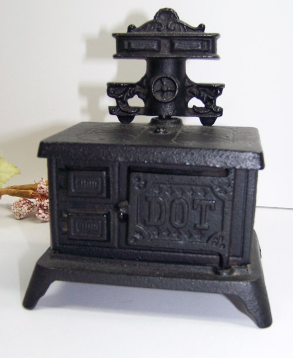Vintage cast iron doll house stove miniature doll by ThisandThat4U