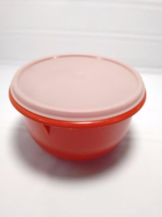 Vintage Tupperware 271 Mixing Bowl 8 cup Medium red with lid