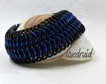 European Weave Chainmail Bracelet, Blue and Black Stretch Chainmaille Jewelry with Rubber Rings