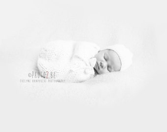 Newborn knit swaddle snuggle me sac Roving