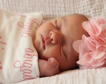 Personalized Swaddle Blanket. 100% organic cotton Baby Blanket. Personalized Name Blanket. Newborn Blanket. Baby name blanket.