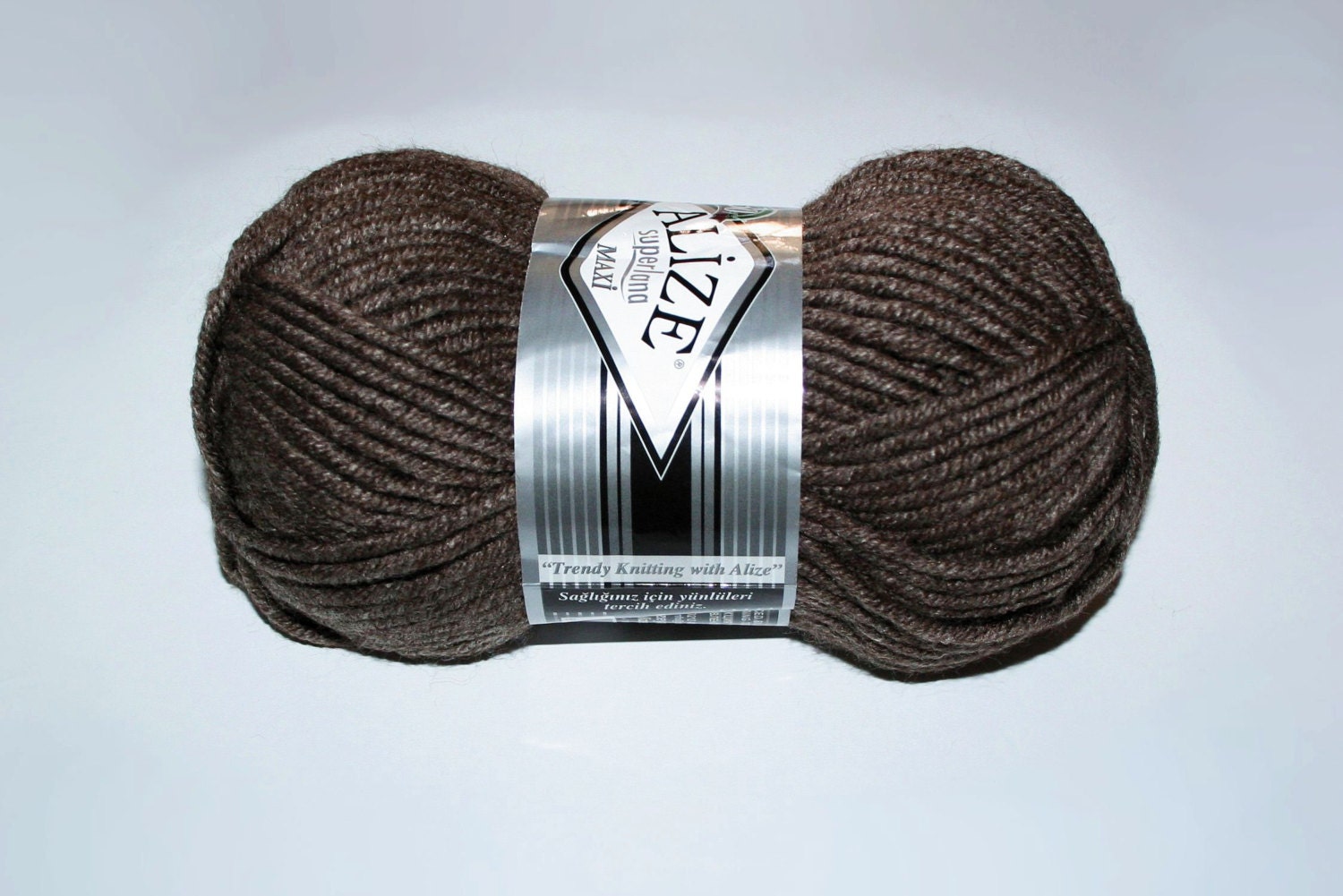 Chunky yarn Alize Superlana Maxi. Blend wool acrylic.