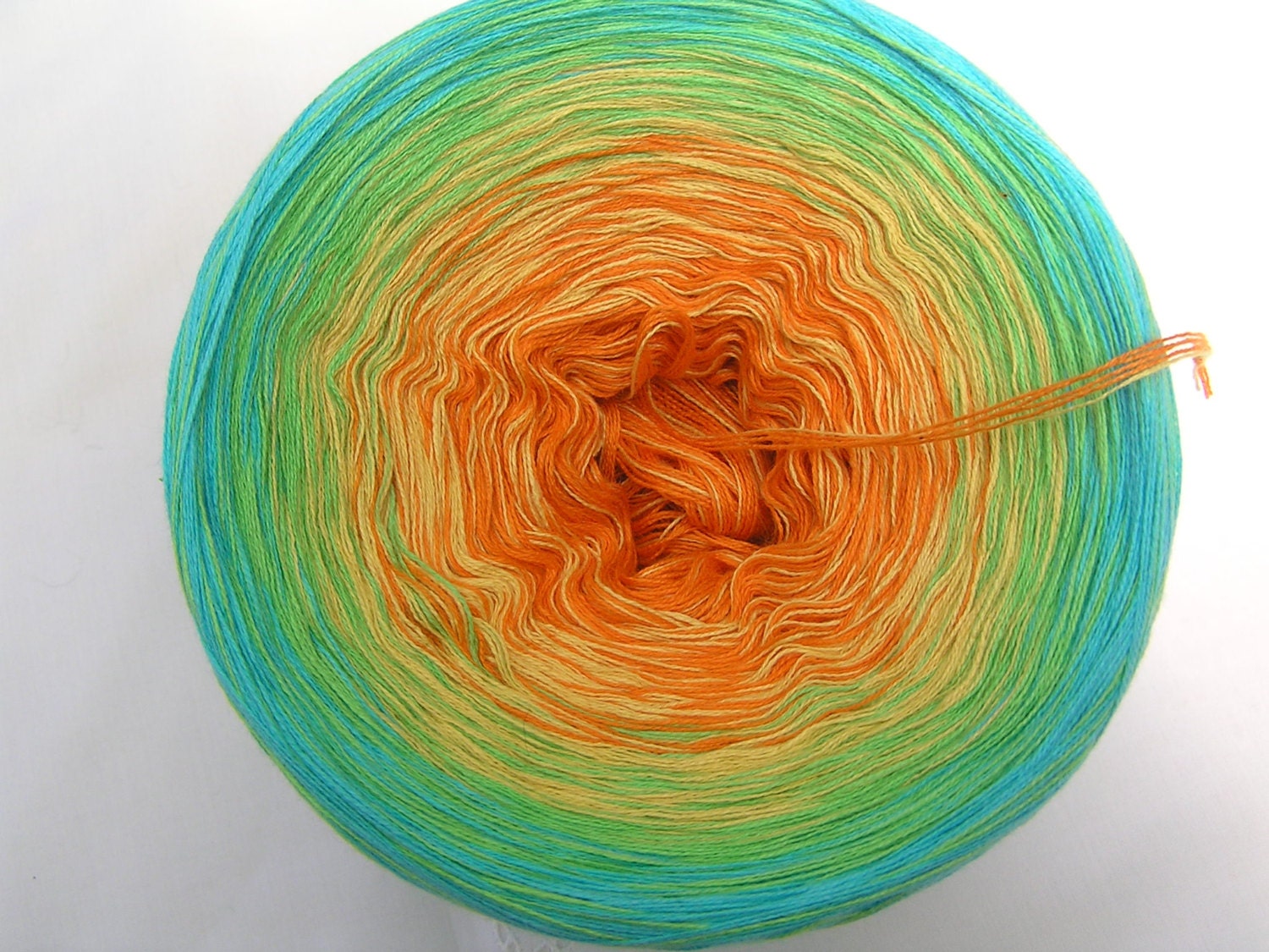 Eve 4plies 750 m self striped color gradient yarn