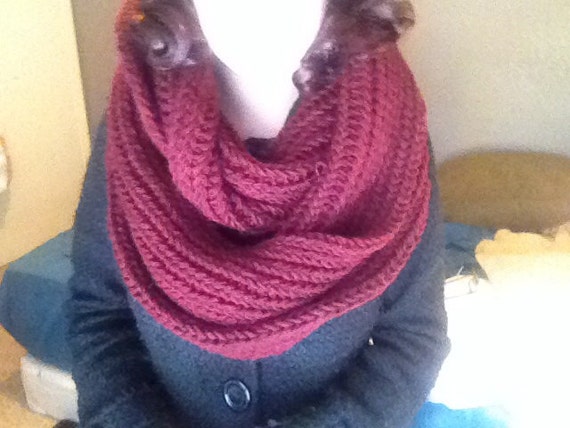 Chunky Burgundy Knit Infinity Scarf. Burgundy Loop Scarf. Vegan Scarf.