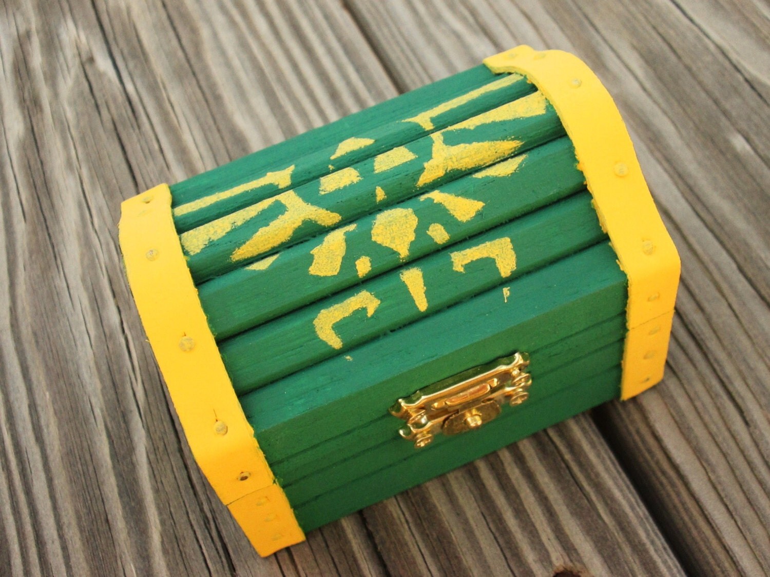 Legend of Zelda inspired green Treasure Chest trinket
