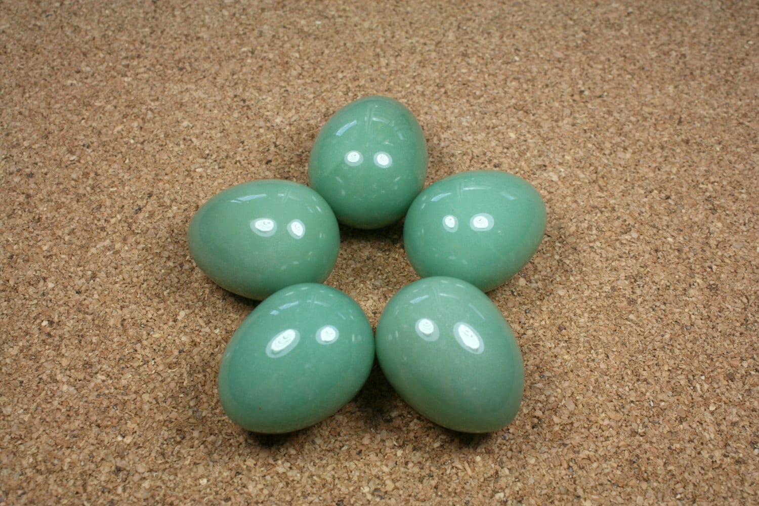 GEMSTONE EGGS Aventurine Natural Stone Egg Light Green