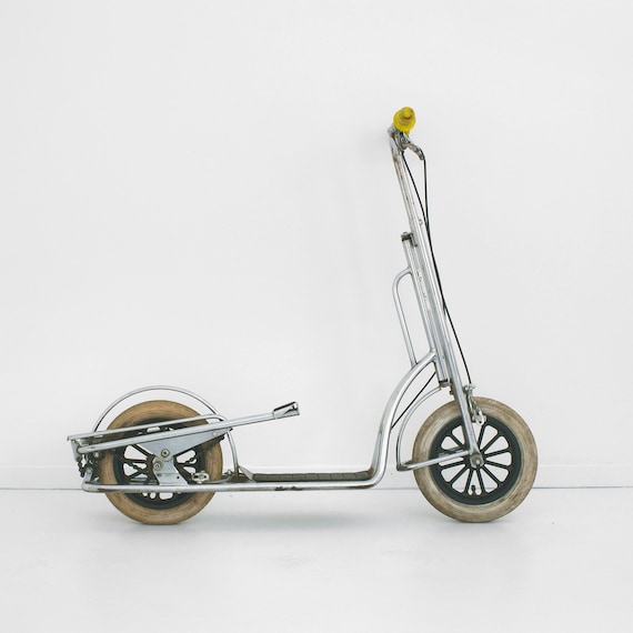 Vintage Push Scooter 109