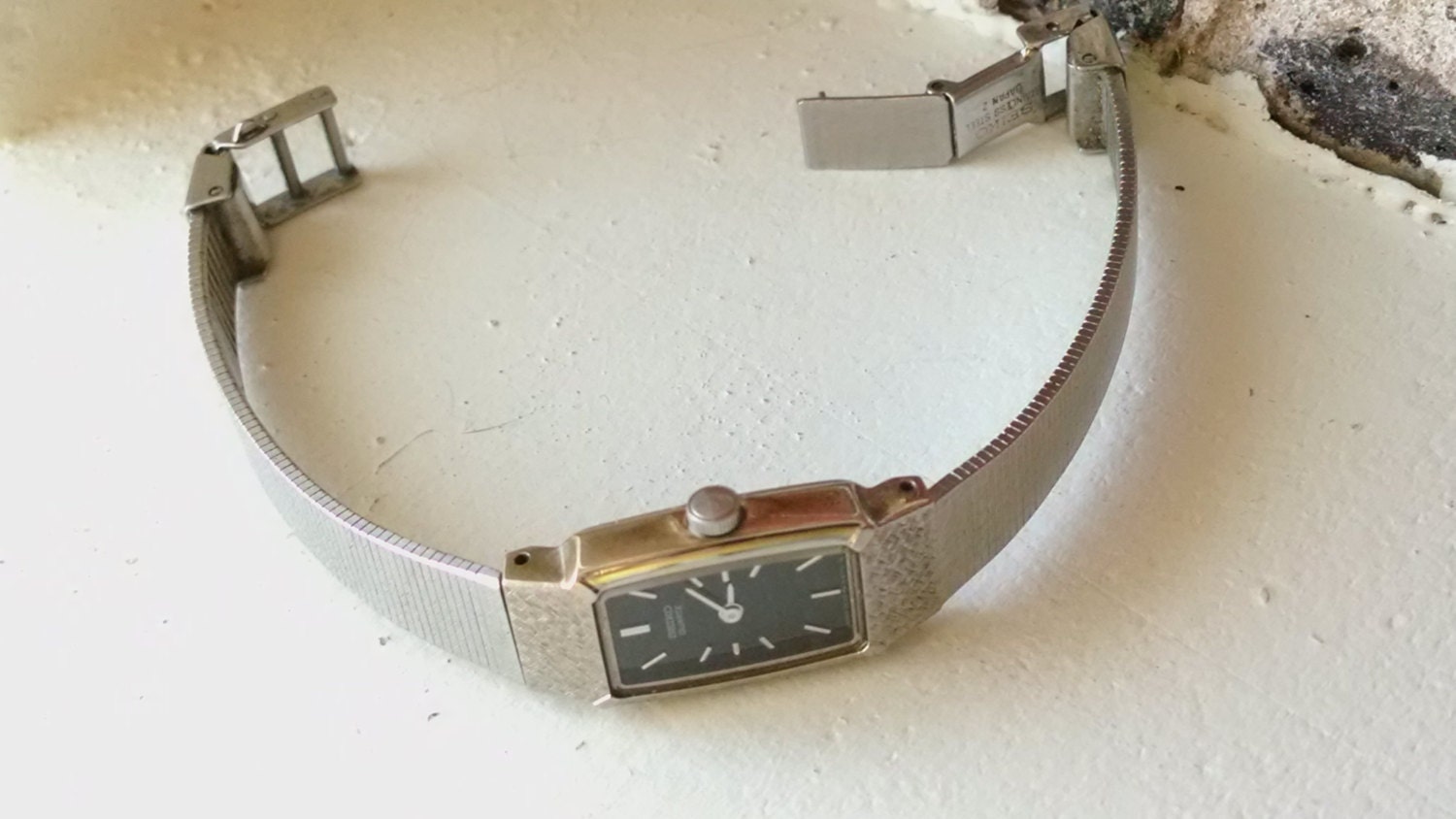 Vintage ladies Seiko Black Square Face watch with hammered