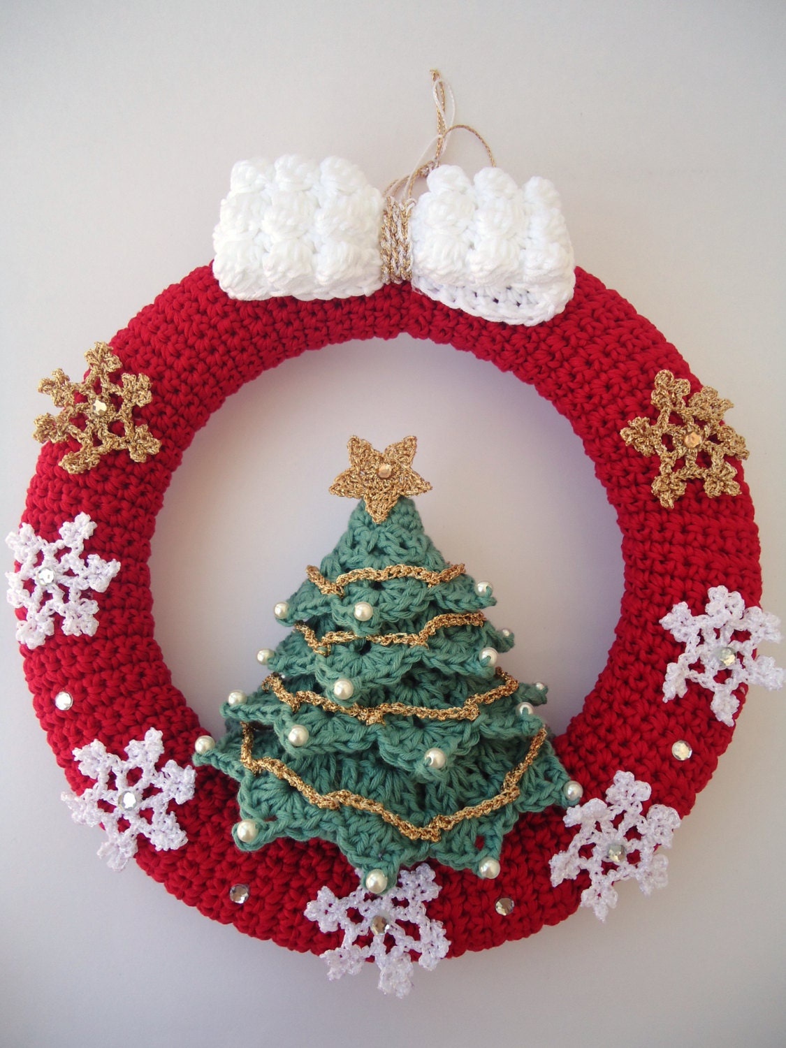 Christmas wreath in crochet Door hanger decoration