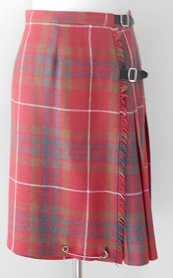 Vintage 1970's Plaid Skirt with oversized Safety Pin