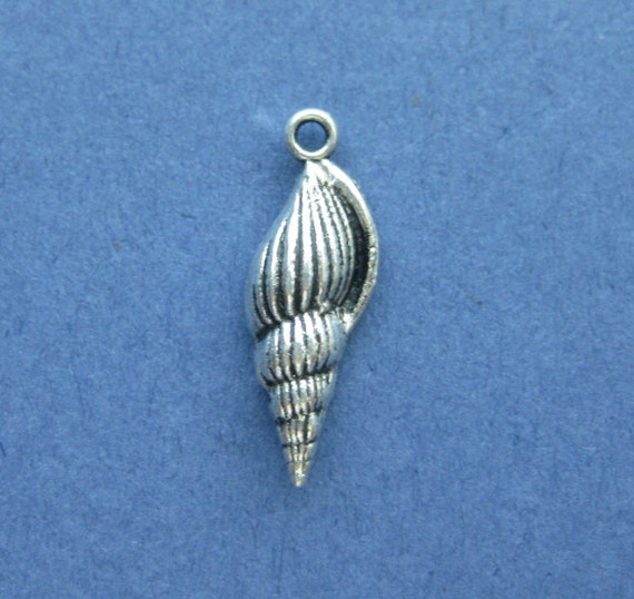 8 Shell Charms Shell Pendant Sea Shell by RoosTreasureTrunk