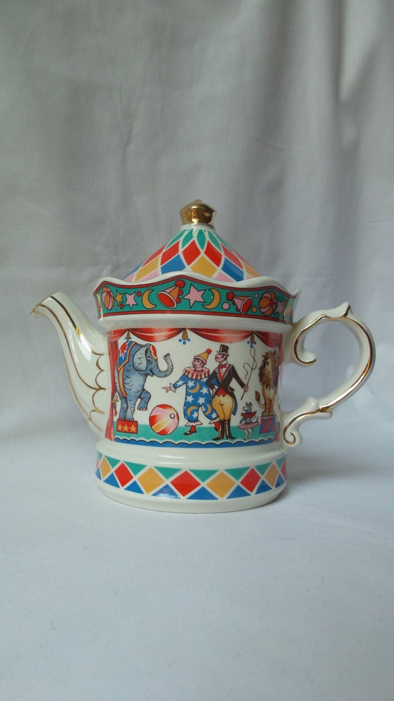 Circus Sadler porcelain teapot