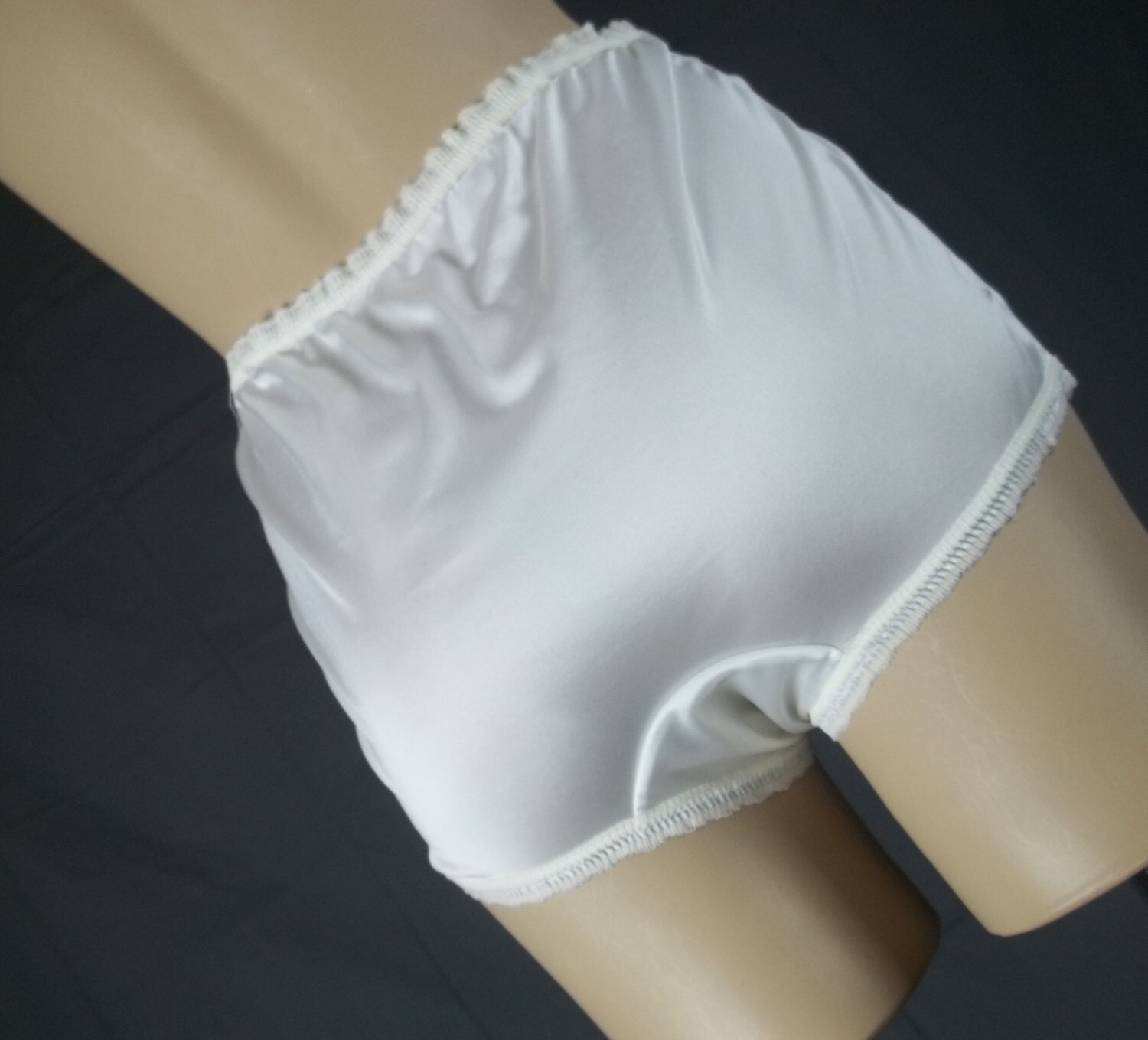 Vintage 70s Panties Briefs White Nylon Henson Kickernick 0821