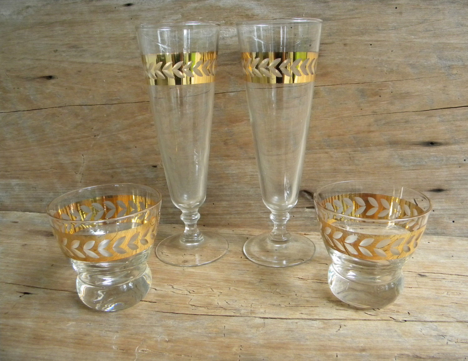 Mid Century Barware Glasses / Etched Glass with Gold Trim Bar