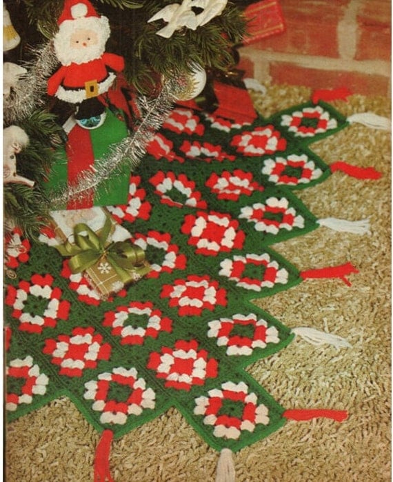 Crochet CHRISTMAS TREE SKIRT Pattern Vintage 70s Crochet