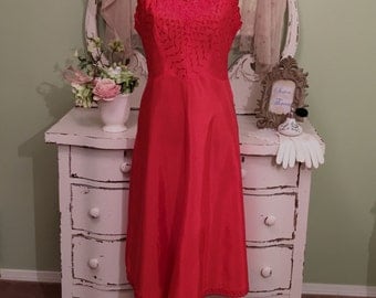Vintage Red Slip, Dress slip, Rockabilly, Vintage Lingerie, M/ML, Embroidered Dressy Slip w Metal Zip, Full Slip, 1940s Red Dress Slip
