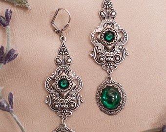 renaissance emerald medieval necklace earrings