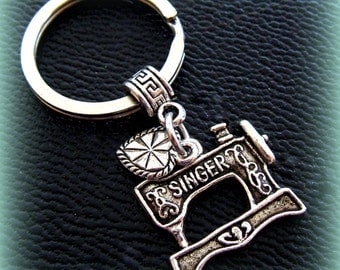 SINGER Featherweight SEWING Machine KEYCHAIN Jewelry - Vintage Victorian Antique Style - Quilter Jewelry