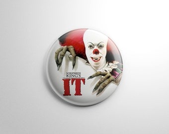 Horror Movie - Pennywise the Dancing Clown It Button / Keychain