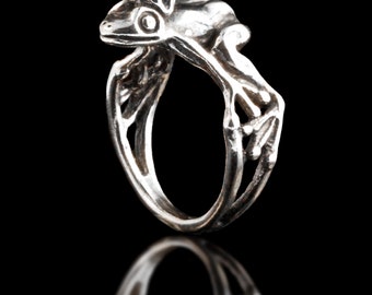 Frog Ring Silver Frog Enchanted Frog Prince Ring Frog Jewelry Frog Prince Animal Ring Frog Stuff Silly Jewelry Gift For Girlfriend Crown