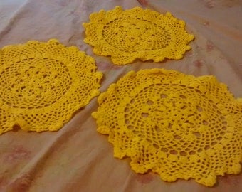 Set of 3 10" Doilies Yellow Crochet Tablecloth Country Cottage Farmhouse Shabby Chic Coffee Table End Dresser