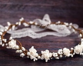 White bridal flower crown, Woodland wedding crown, Flower crown boho, white floral crown, ivory flower crown, white berries bridal halo