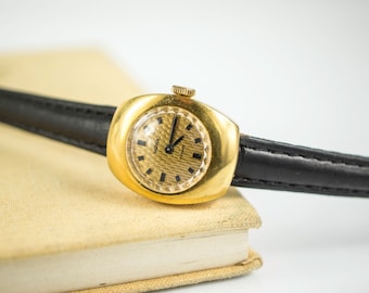 Gold vintage watch. Soviet watch, Women's watch, Women's soviet watch, Vintage watch, Russian watch, Chaika, 17 jewels, women's wrist watch