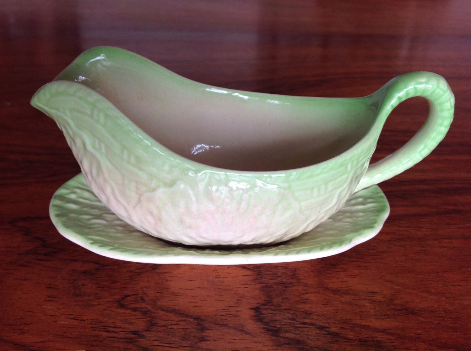 Beswick cabbage leaf gravy / sauce boat and dish Haute Juice