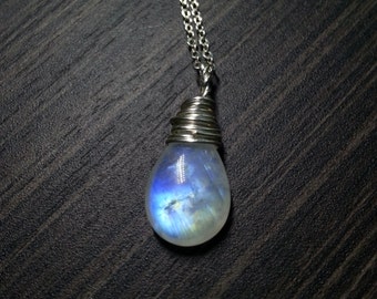 Rainbow moonstone-Blue moonstone-moonstone necklace-Moonstone Pendant-wire wrapped natural moonstone jewelry-June Birthstone-gift for her