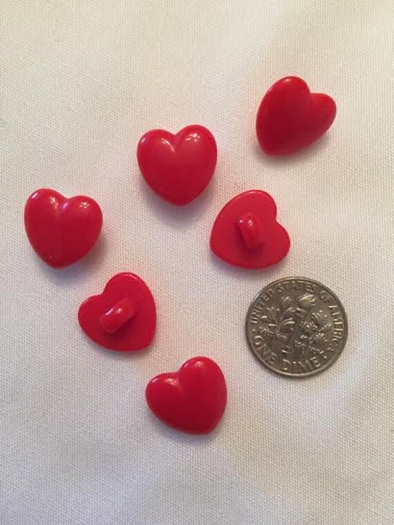 red heart buttons