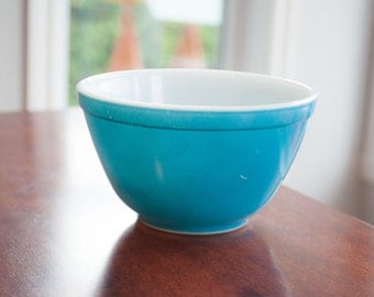 Vintage Pyrex Mixing Bowl blue 401