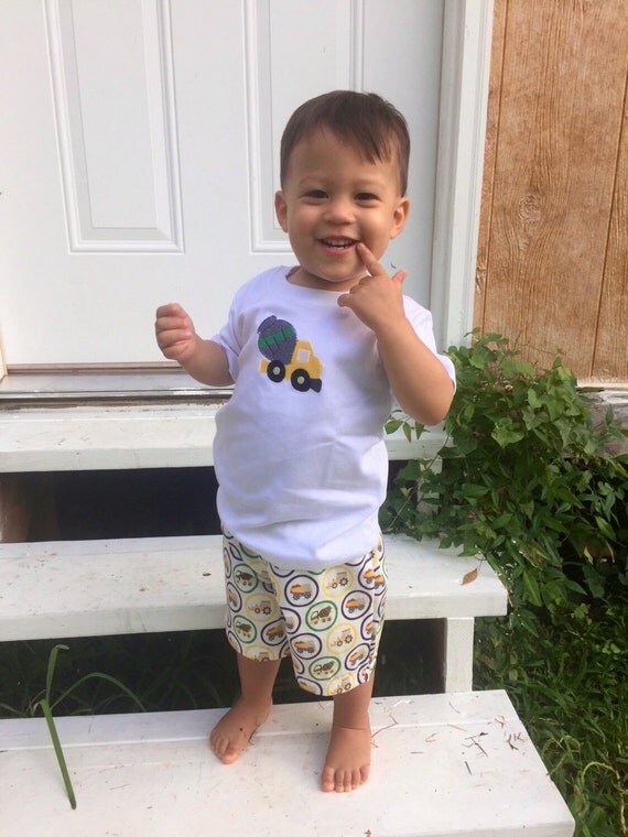 Size 2T Construction Theme Shorts Set