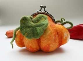 Wool Felt Purse,Orange Kiss Lock Pouch, Helloween Gift, Pumpkin Decoration, Cosmetic Pouch, Orange Pumpkin Felt Wallet