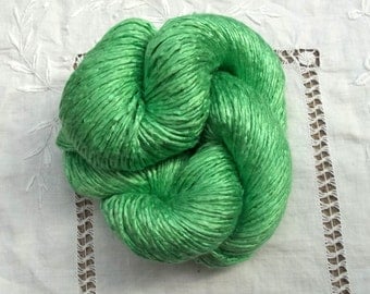 Silk Yarn Hand Dyed Worsted weight - Kelly Green